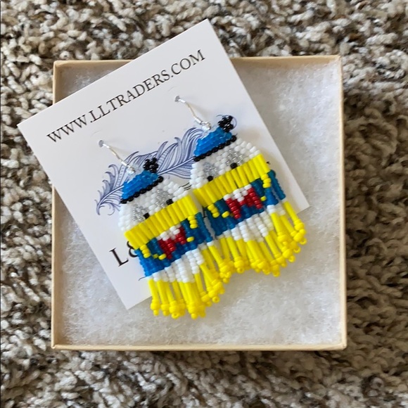 Disney Donald Duck beaded earrings - Picture 1 of 1